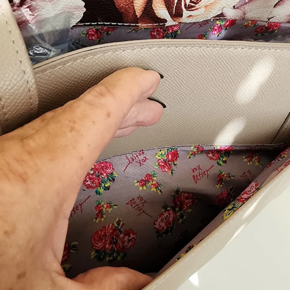 Betsey Johnson Xozaria Large Tote - Picture 4 of 16